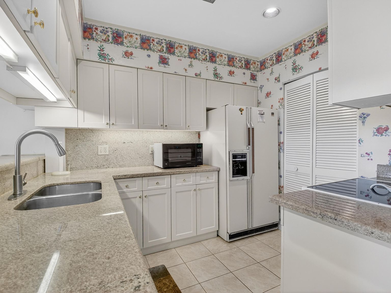 19197 Sabal Lake Dr Boca Raton, FL 33434  | Condominium