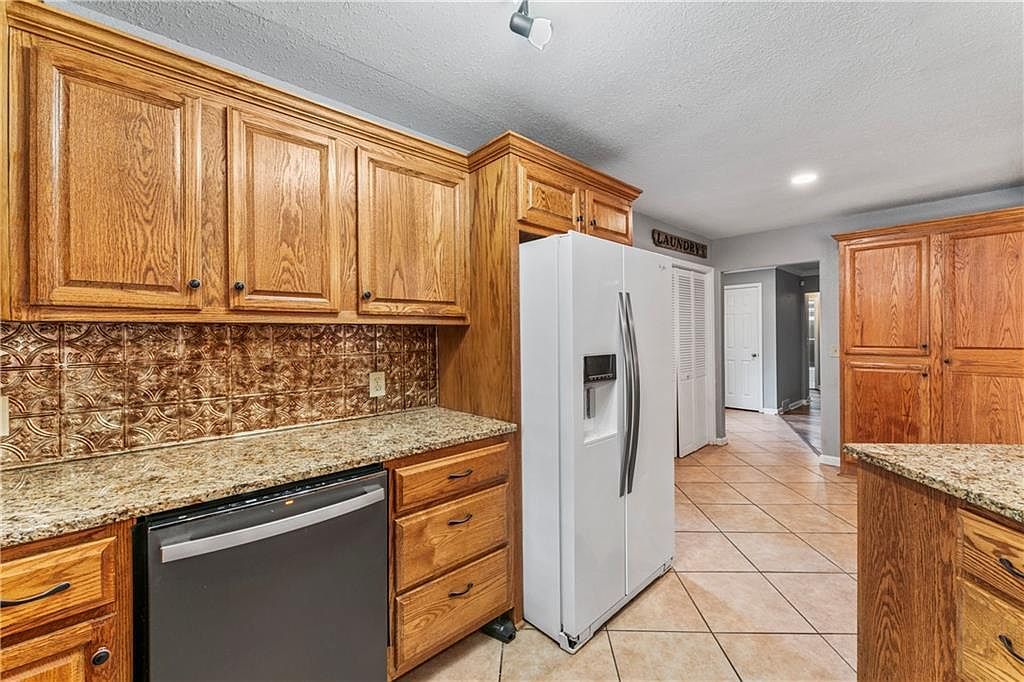 18120 W 191st St Spring Hill, KS 66083 | Single Family