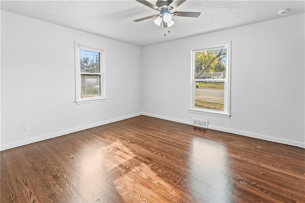 6501 Blue Ridge Blvd Raytown, MO 64133  | Single Family