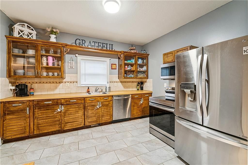 915 5th St Osawatomie, KS 66064  | Single Family