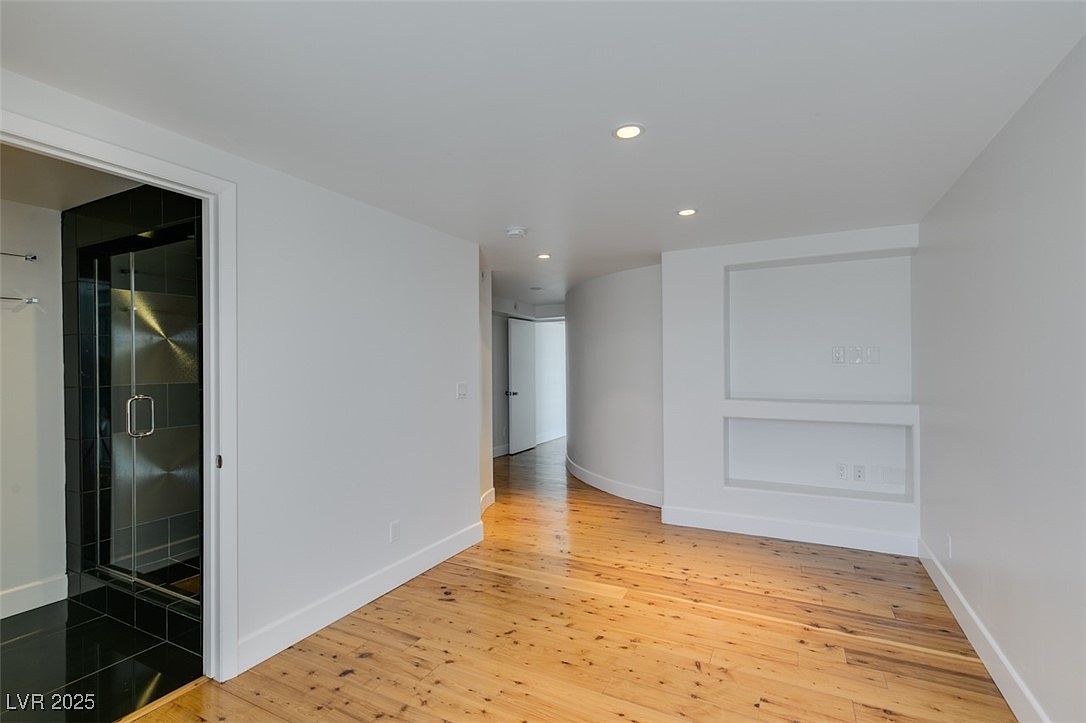 3111 Bel Air Dr UNIT 28D Las Vegas, NV 89109 | Condominium