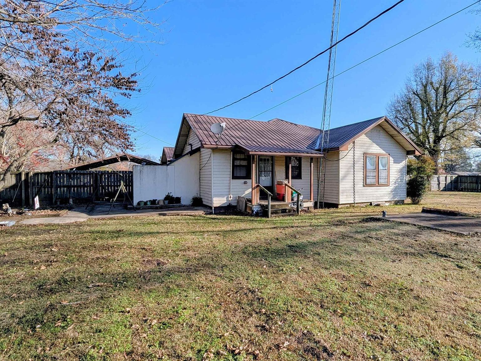 211 Main St Swifton, AR 72471  | Single Family