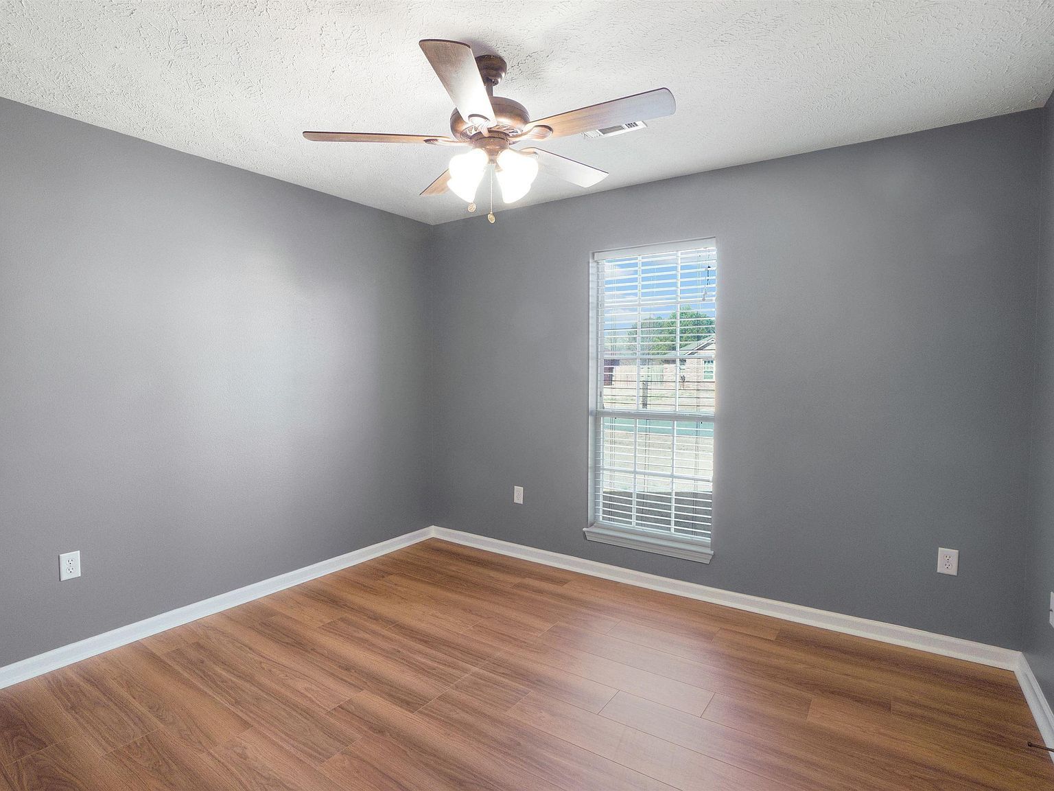 8 Bishop Ln Conway, AR 72032  | Single Family