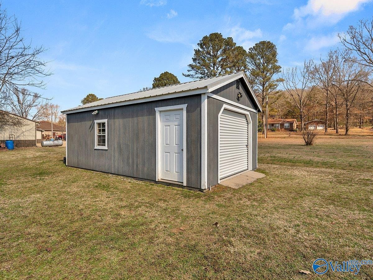 131 Mountain View Dr Woodville, AL 35776  | Single Family