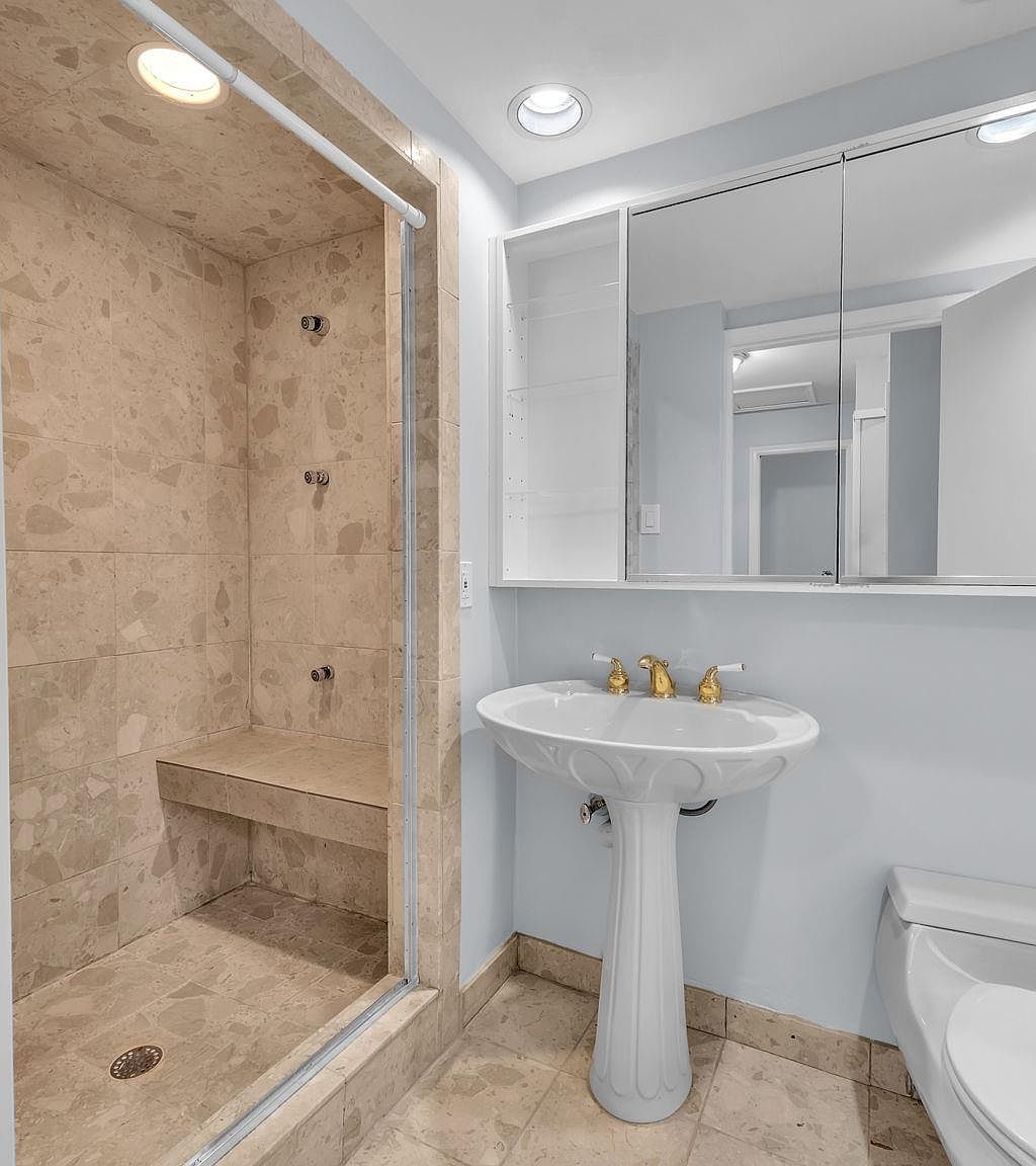 6576 Inkster Rd West Bloomfield, MI 48322  | Single Family