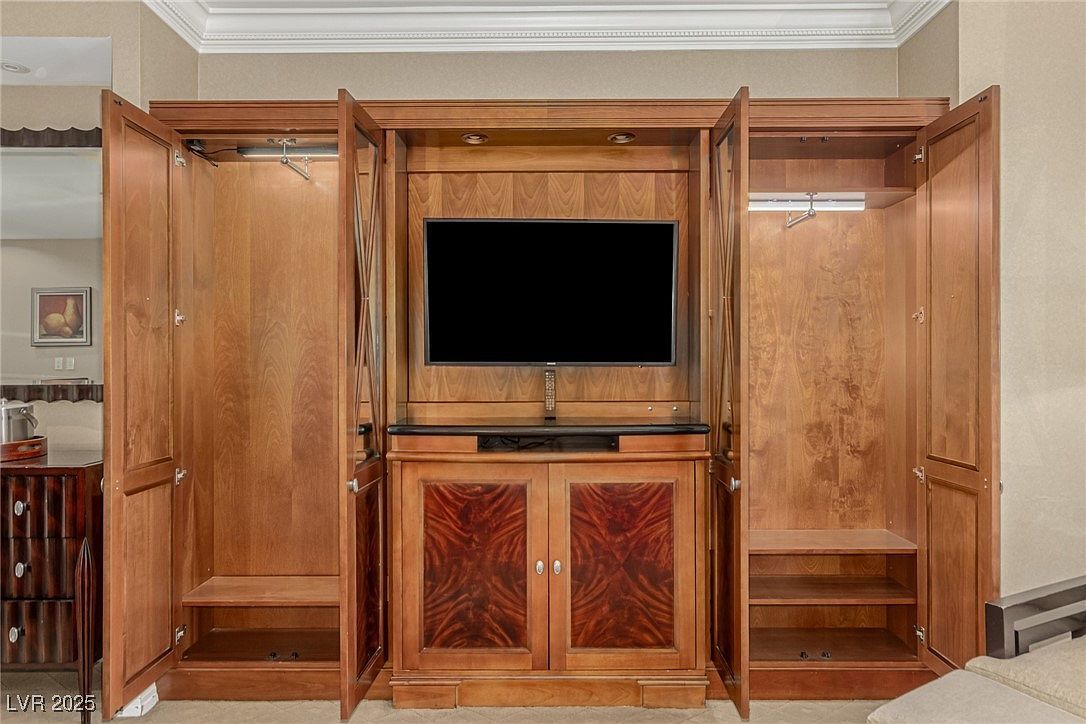 135 Harmon Ave UNIT 2702 Las Vegas, NV 89109  | Condominium