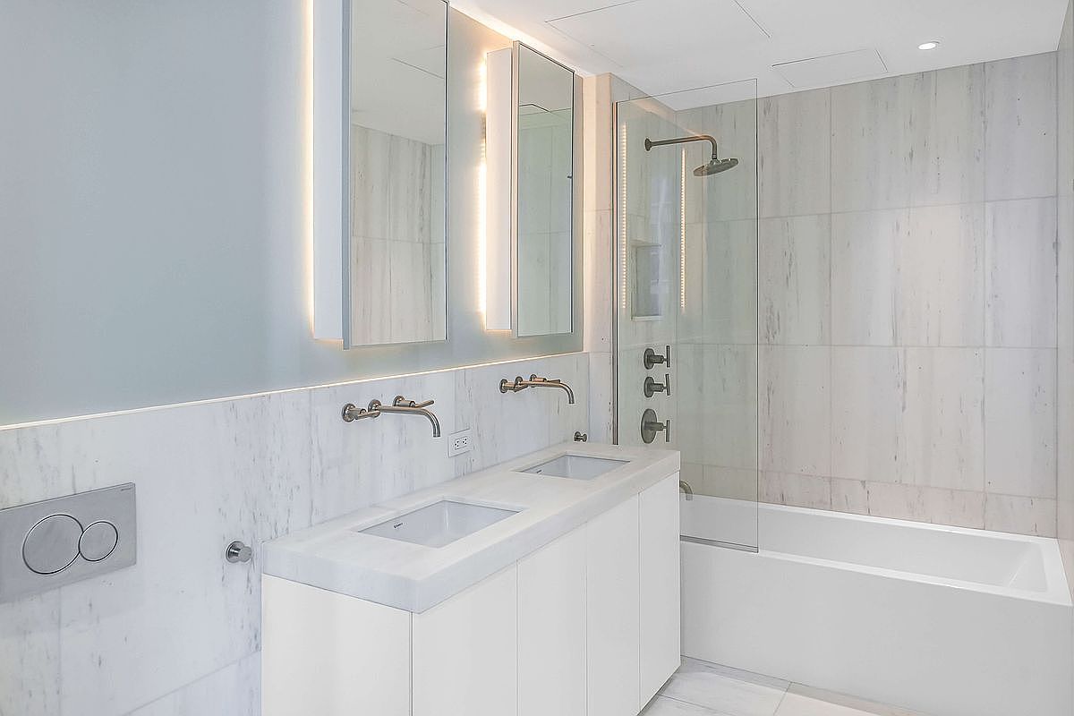 101 Wall St #8B New York, NY 10005 | Condominium