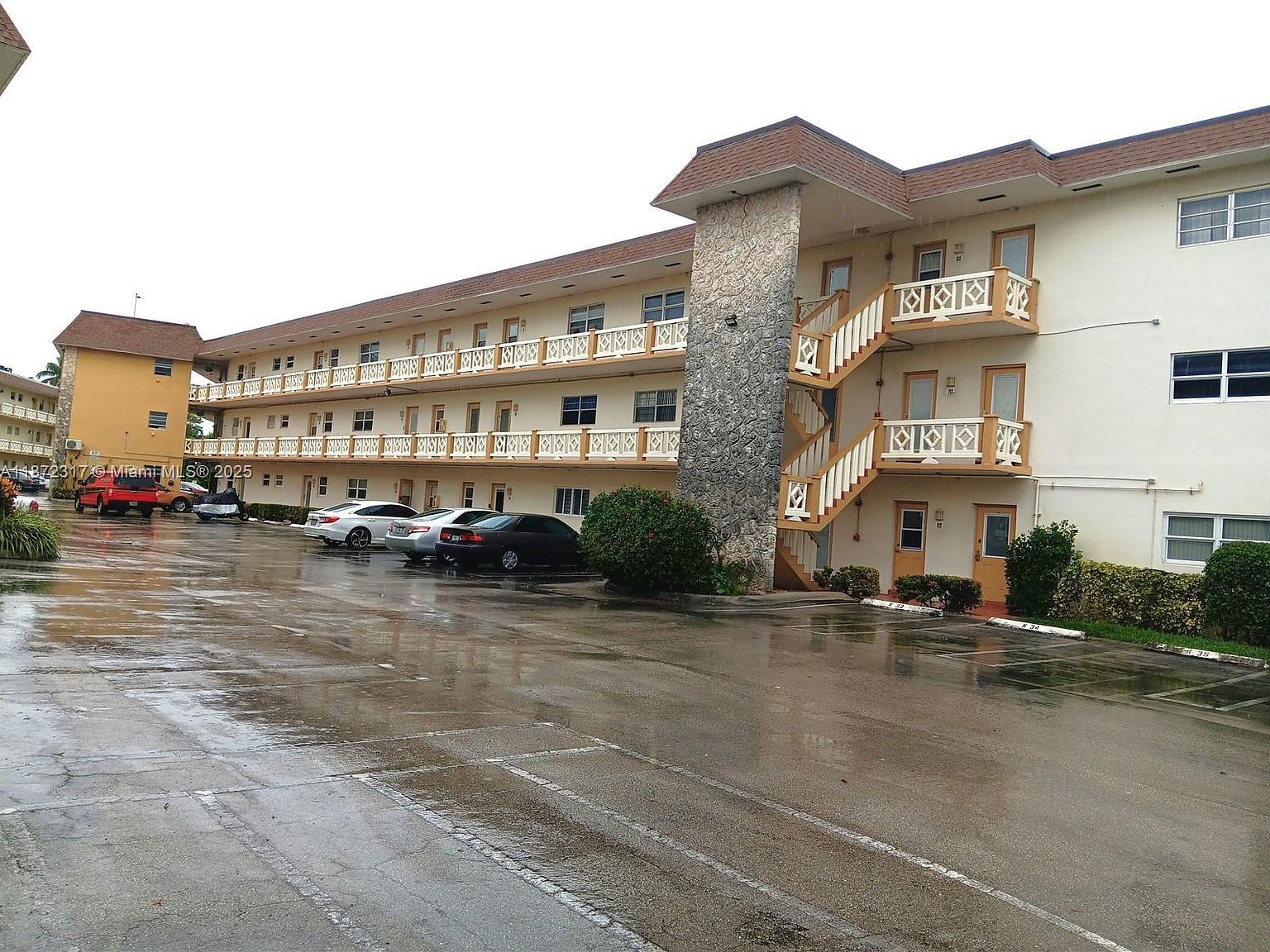 5121 W Oakland Park Blvd #109 Lauderdale Lakes, FL 33313  | Condominium