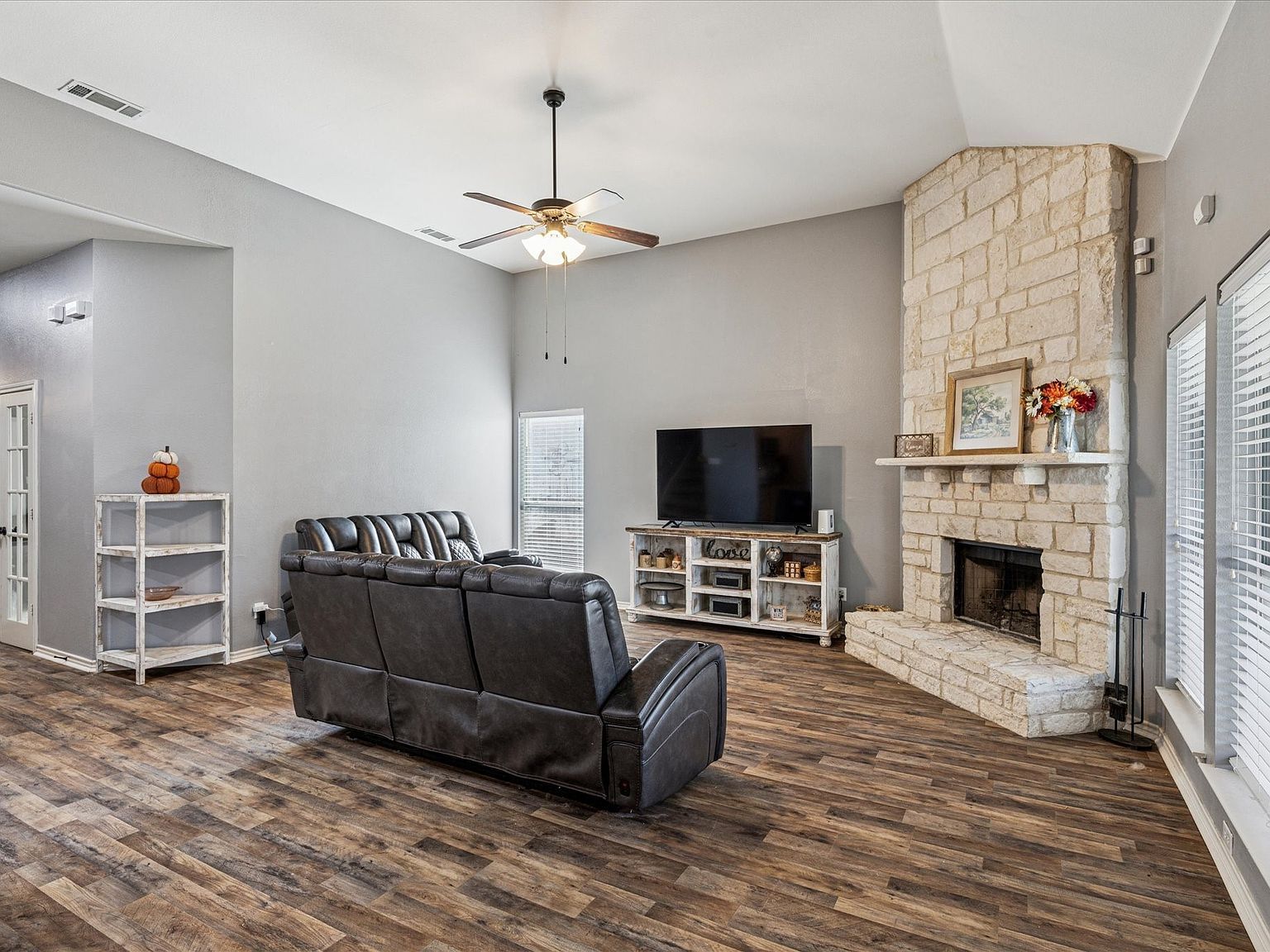 1220 Clairemont Ln Burleson, TX 76028  | Single Family