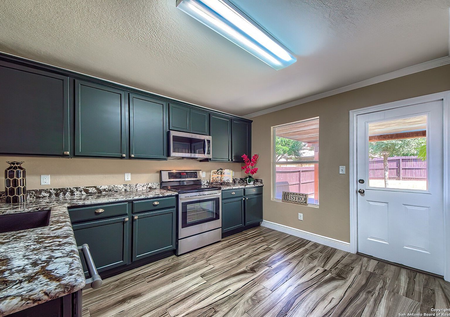 420 Auburn Park Selma, TX 78154  | Single Family