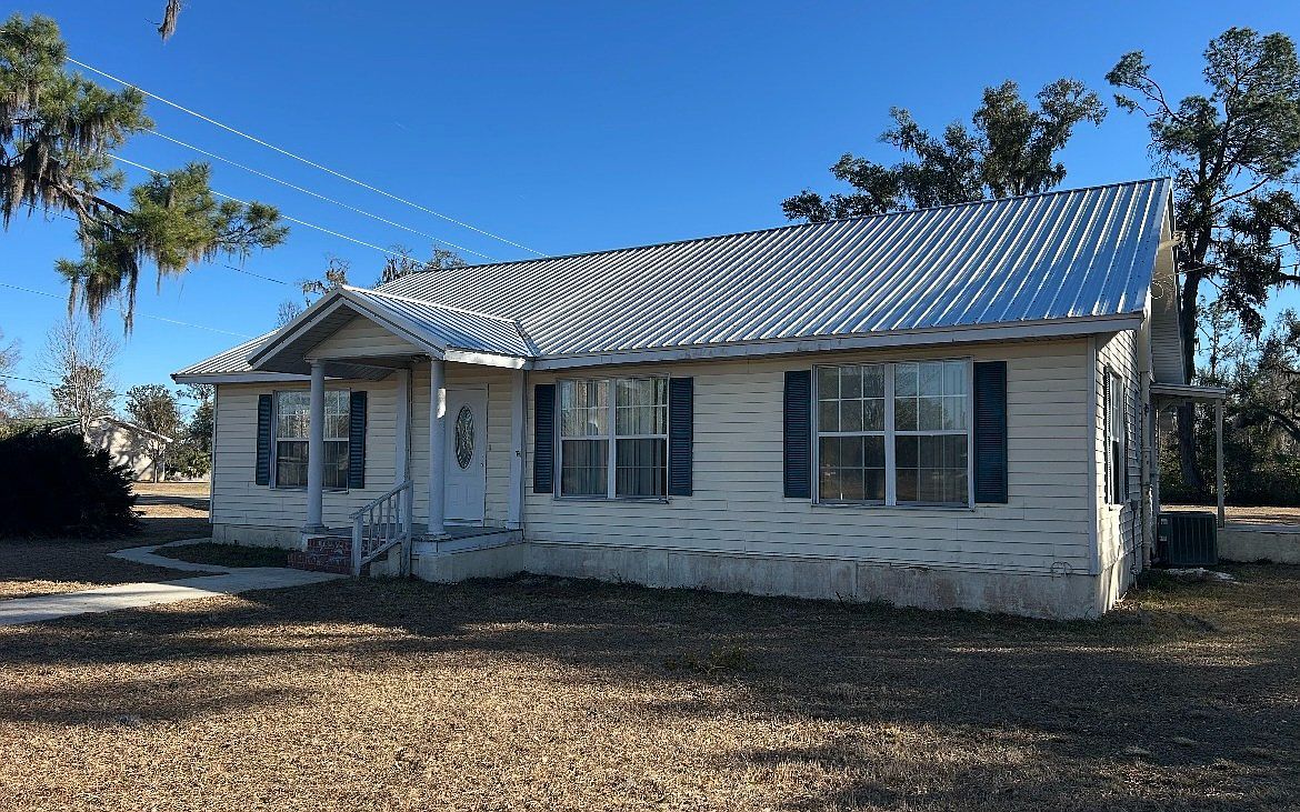 104 10th St SW Jasper, FL 32052  | Single Family