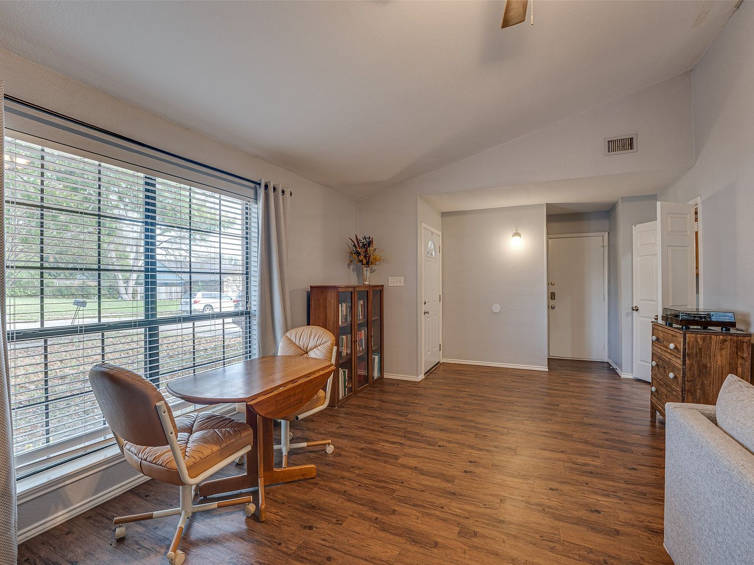 210 Wilshire Dr Glenn Heights, TX 75154  | Single Family