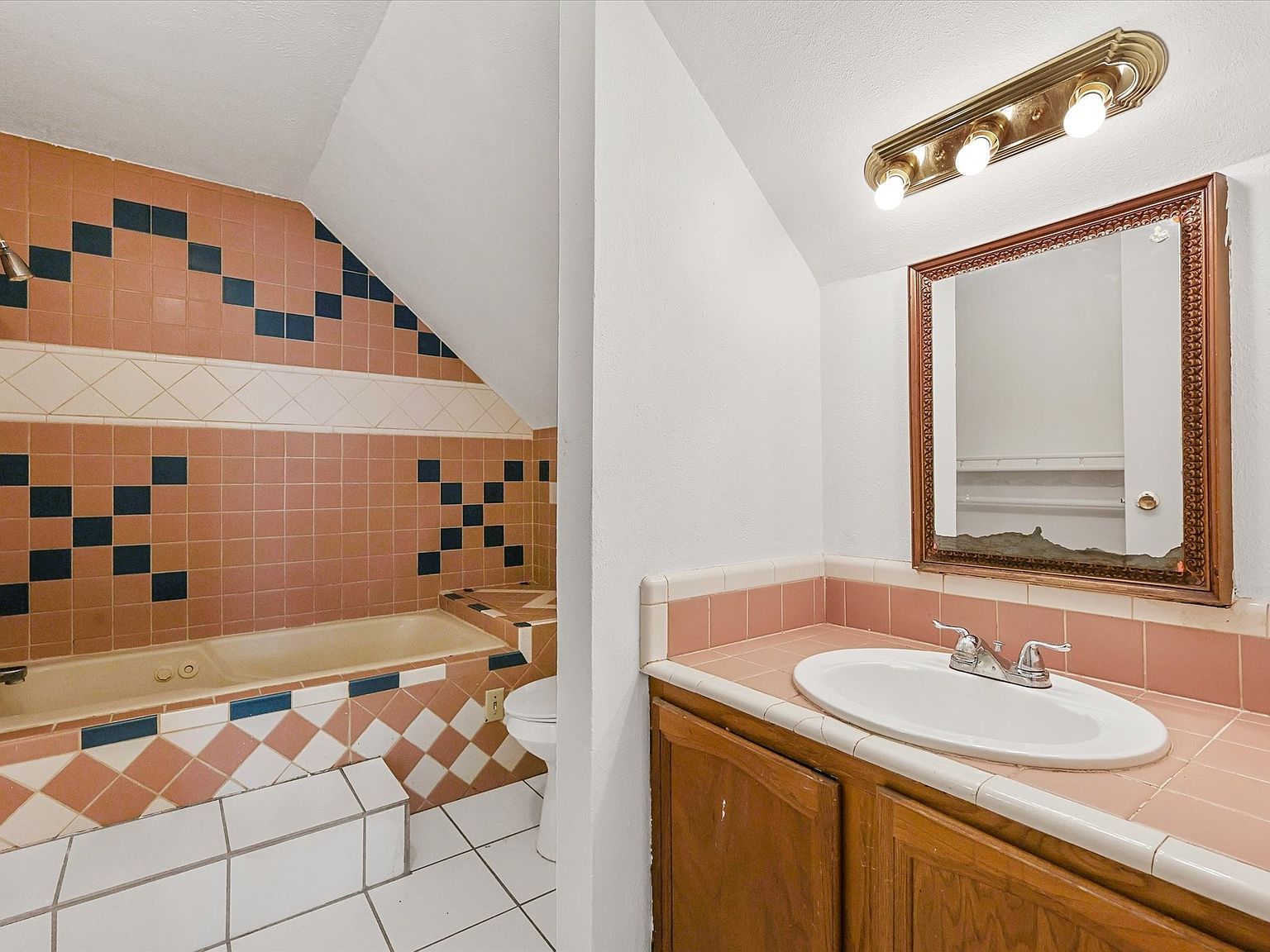 1512 Sheri Ln S Azle, TX 76020 | Single Family