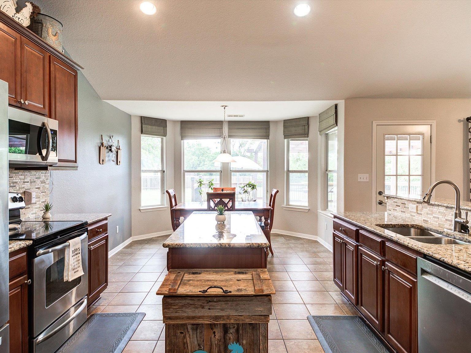 109 S Santa Fe Trl Liberty Hill, TX 78642  | Single Family