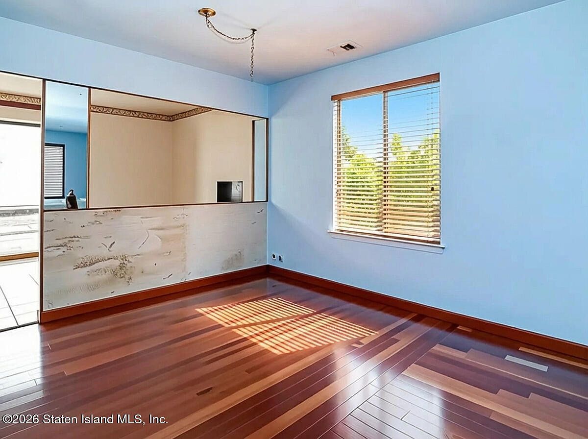 104 Bower Ct Staten Island, NY 10309  | Condominium