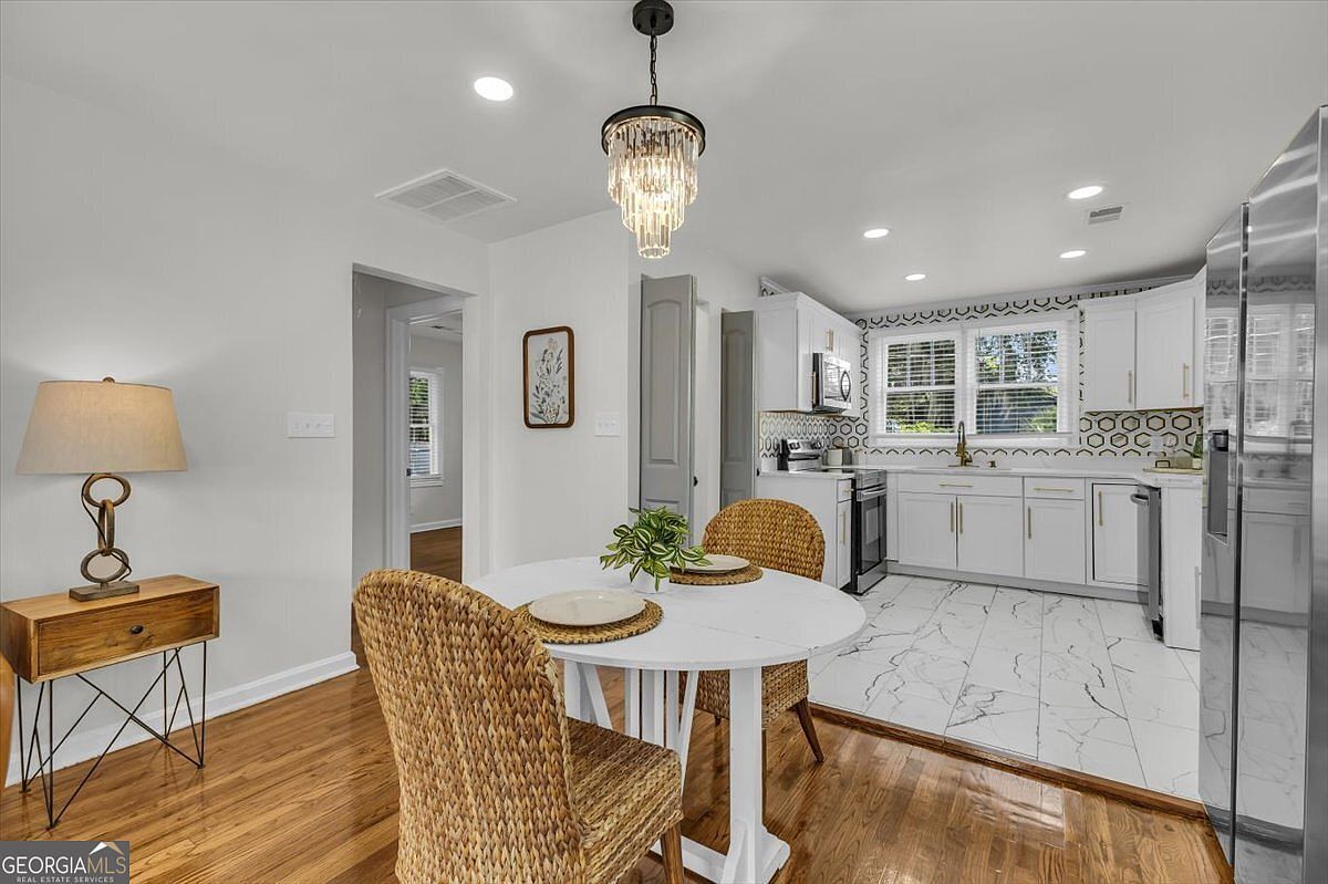 515 W 59th St Savannah, GA 31405  | Single Family