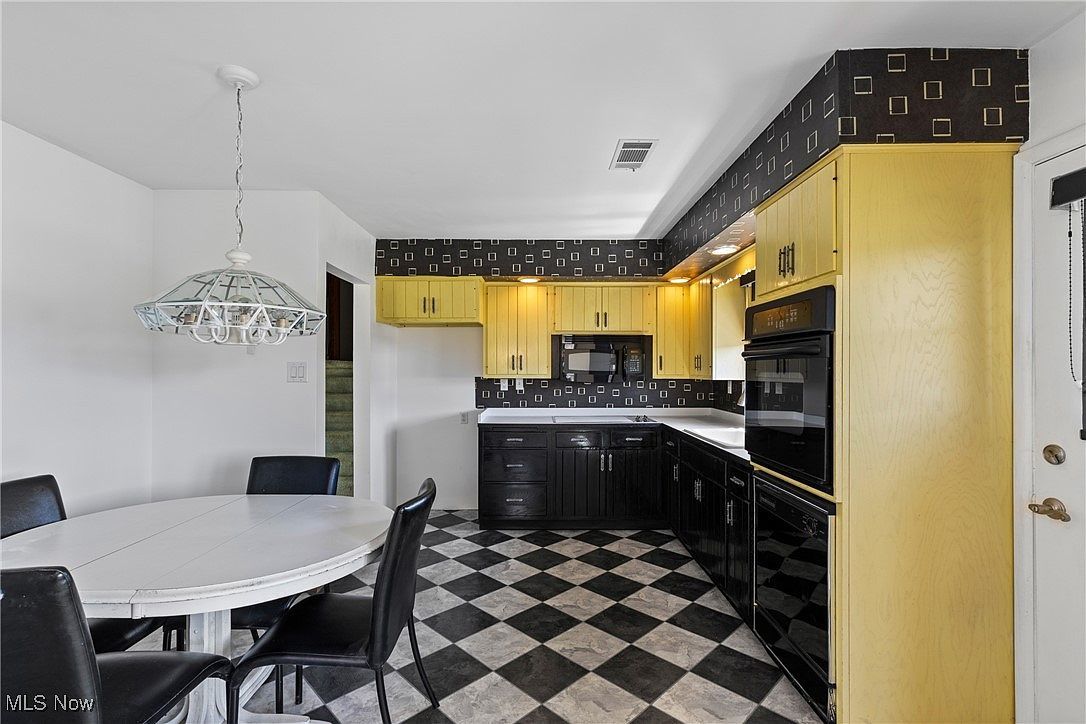 406 Walter St Yorkville, OH 43971  | Single Family