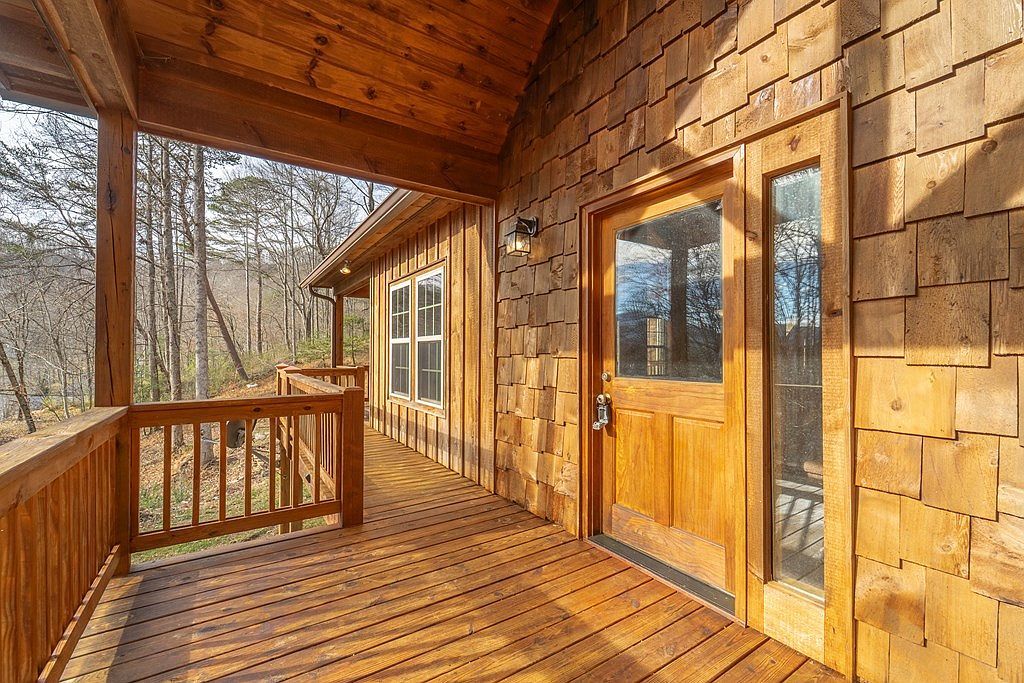 708 Thornhill Dr Sylva, NC 28779  | Single Family