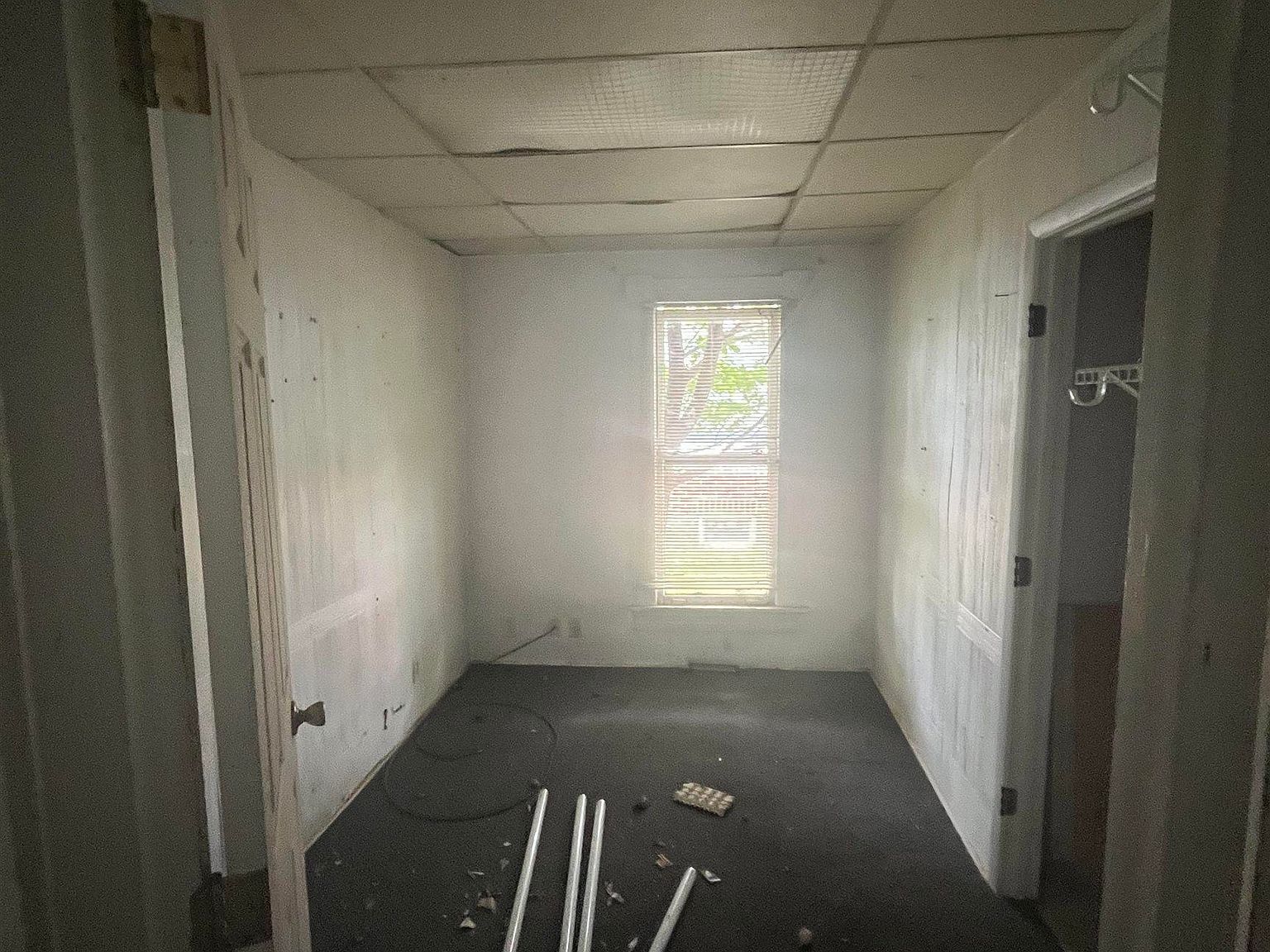 1421 W 5th St Anderson, IN 46016  | Single Family