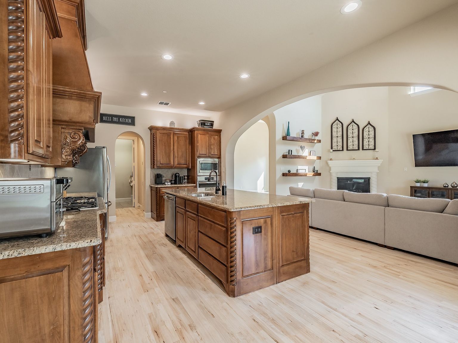 1008 Broadmoor Way Roanoke, TX 76262  | Single Family