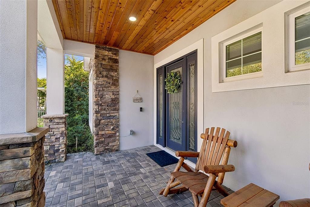 1516 Grandview Dr Tarpon Springs, FL 34689 | Single Family