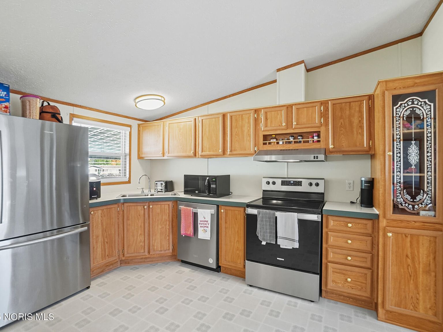 573 Waterview Cir Lima, OH 45804  | New build