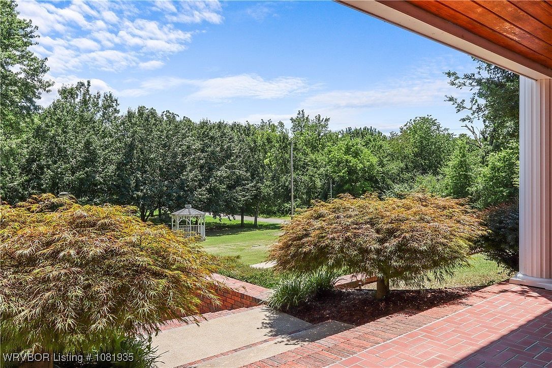 401 Todd St Poteau, OK 74953  | Single Family