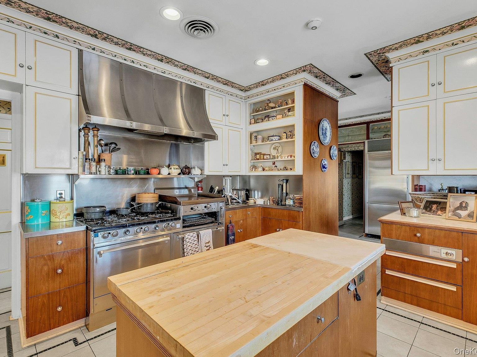 2 Wallis Ln Nissequogue, NY 11780 | Single Family