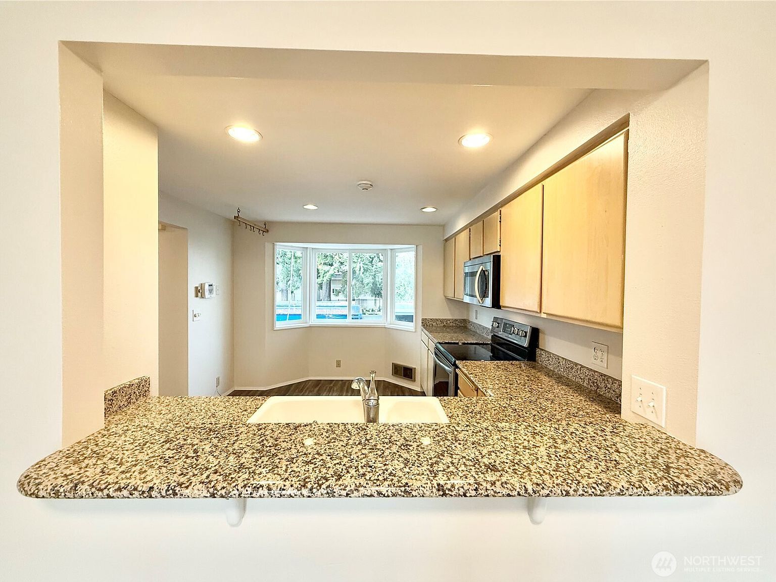 1610 Park Ave APT B3 Bremerton, WA 98337 | Condominium