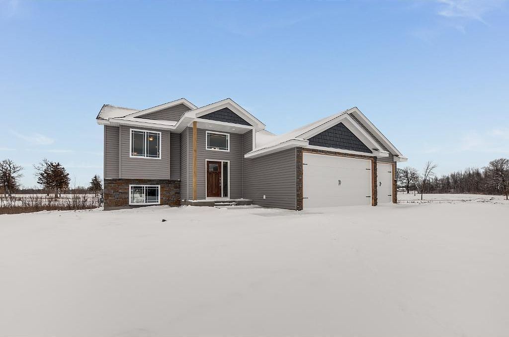 4784 261st St Wyoming, MN 55092 | Single Family