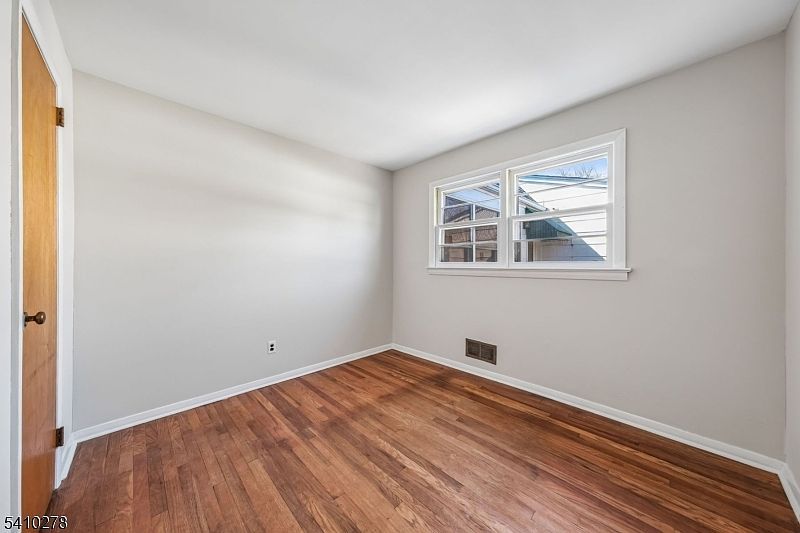 4 Oak Ridge Rd Clifton, NJ 07013  | Single Family