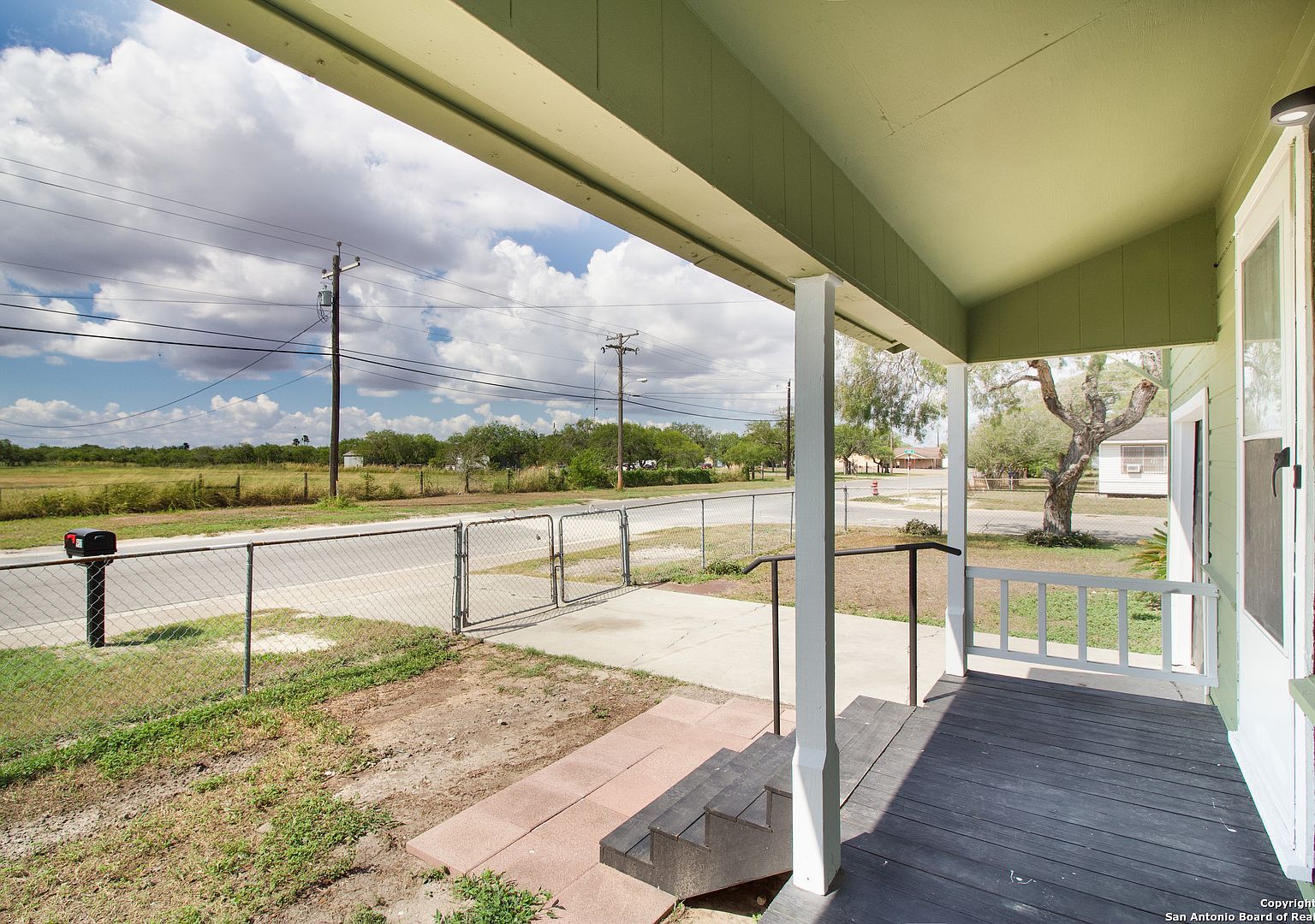 801 E 5th St Sinton, TX 78387  | Single Family