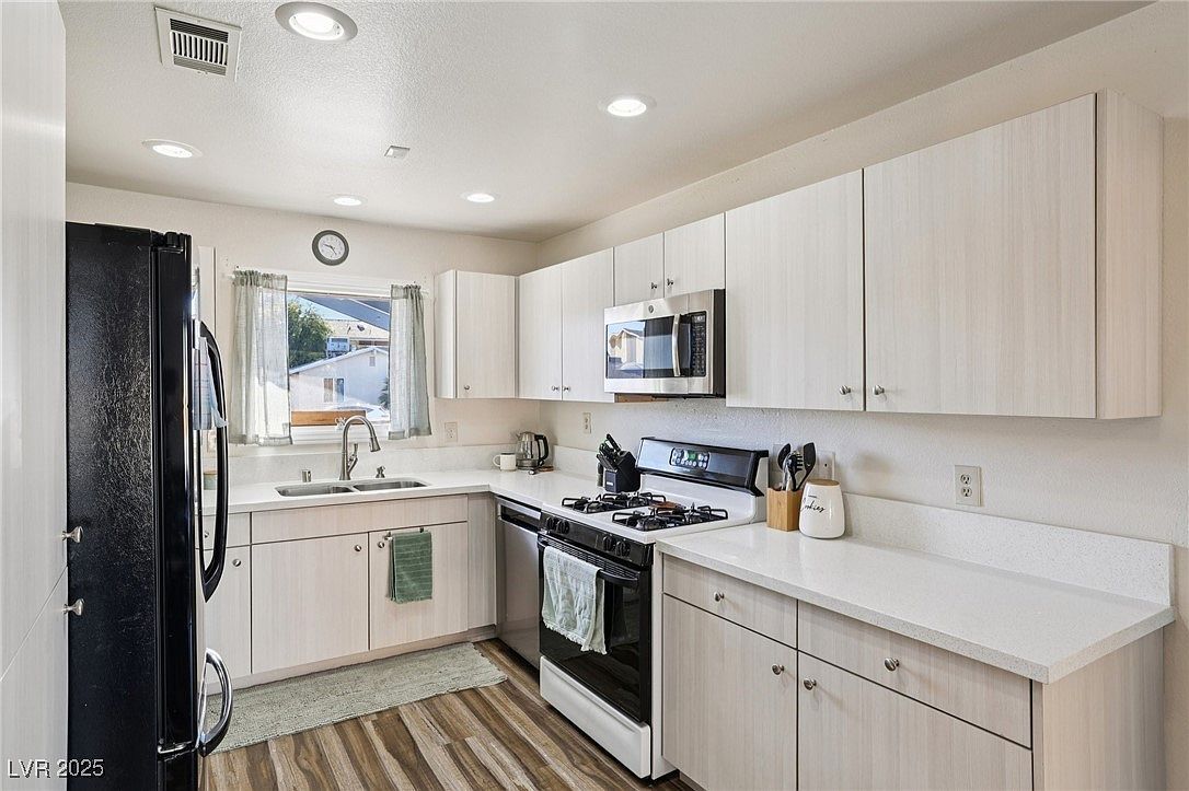 415 Chateau Dr Henderson, NV 89002 | Single Family