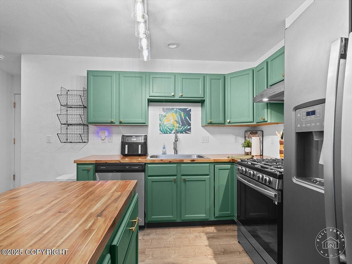 8421 Duben Ave #16 Anchorage, AK 99504 | New build