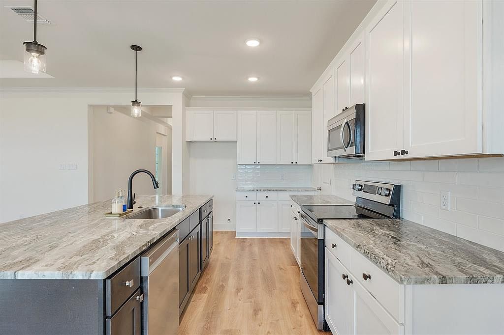 424 Brazos Bnd Somerville, TX 77879 | Single Family