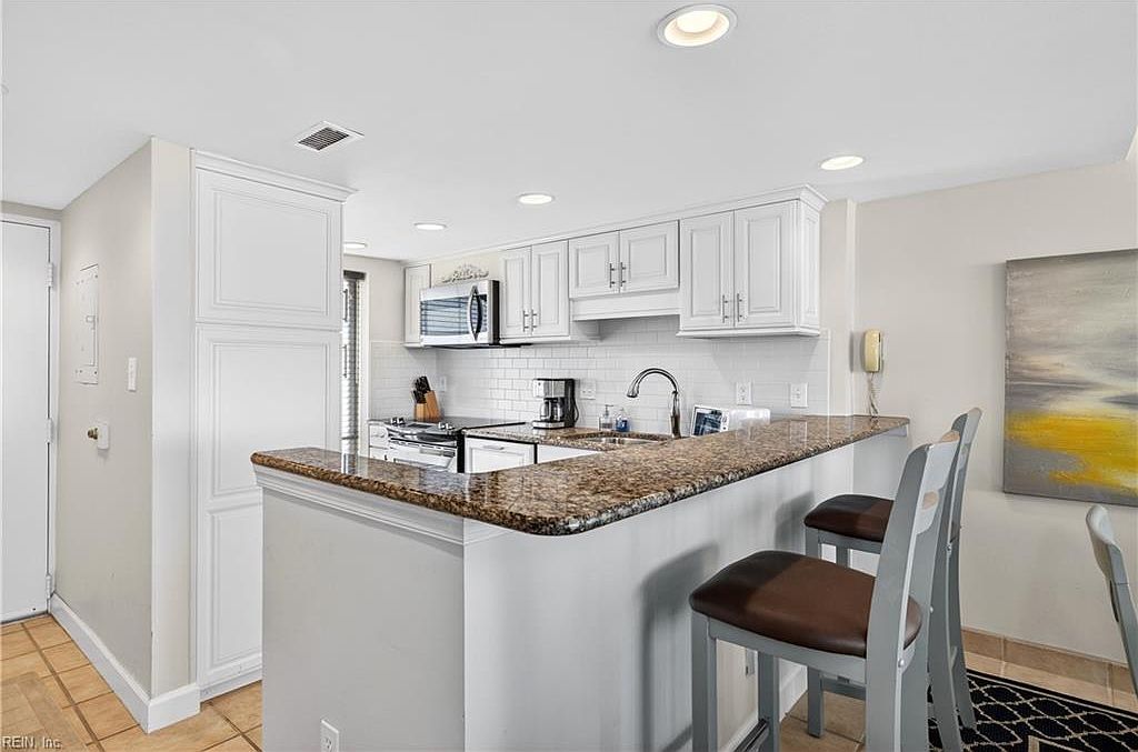 3615 Atlantic Ave APT 201 Virginia Beach, VA 23451 | Condominium