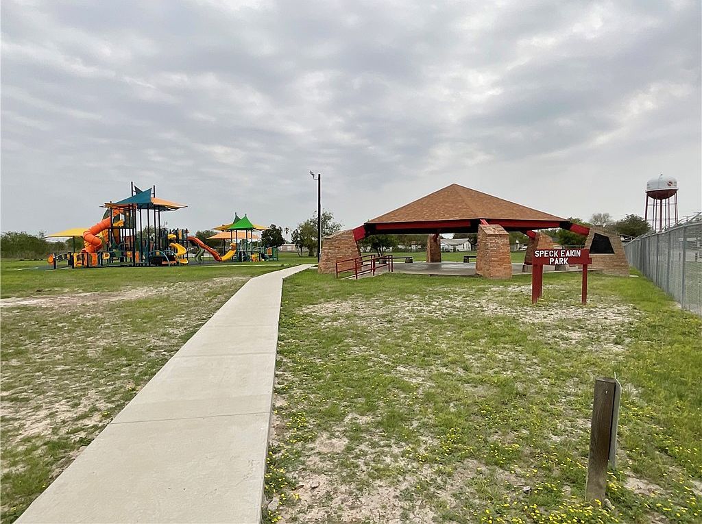 417 Avenue B Sinton, TX 78387  | Land/Lot