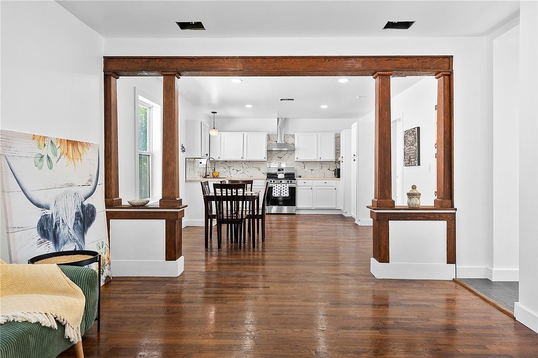 221 S McCall St Sinton, TX 78387 | Single Family