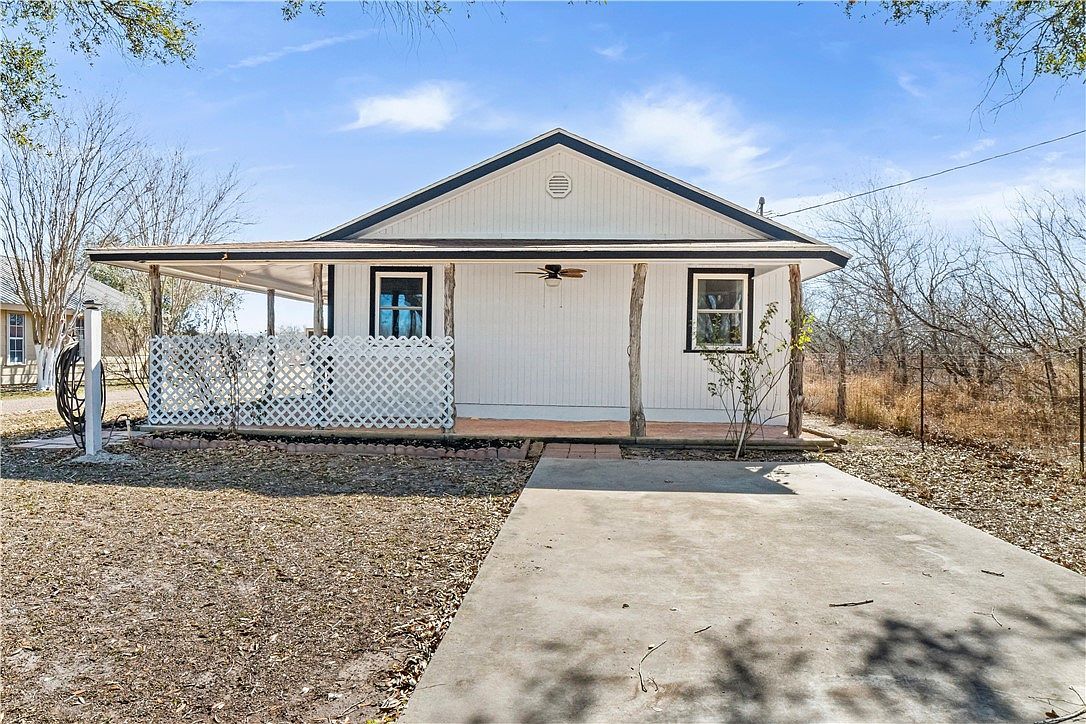 310 & 312 E Sullivan St Skidmore, TX 78389  | Single Family