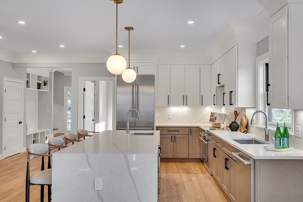 24 Deering Ave Lexington, MA 02421  | Single Family