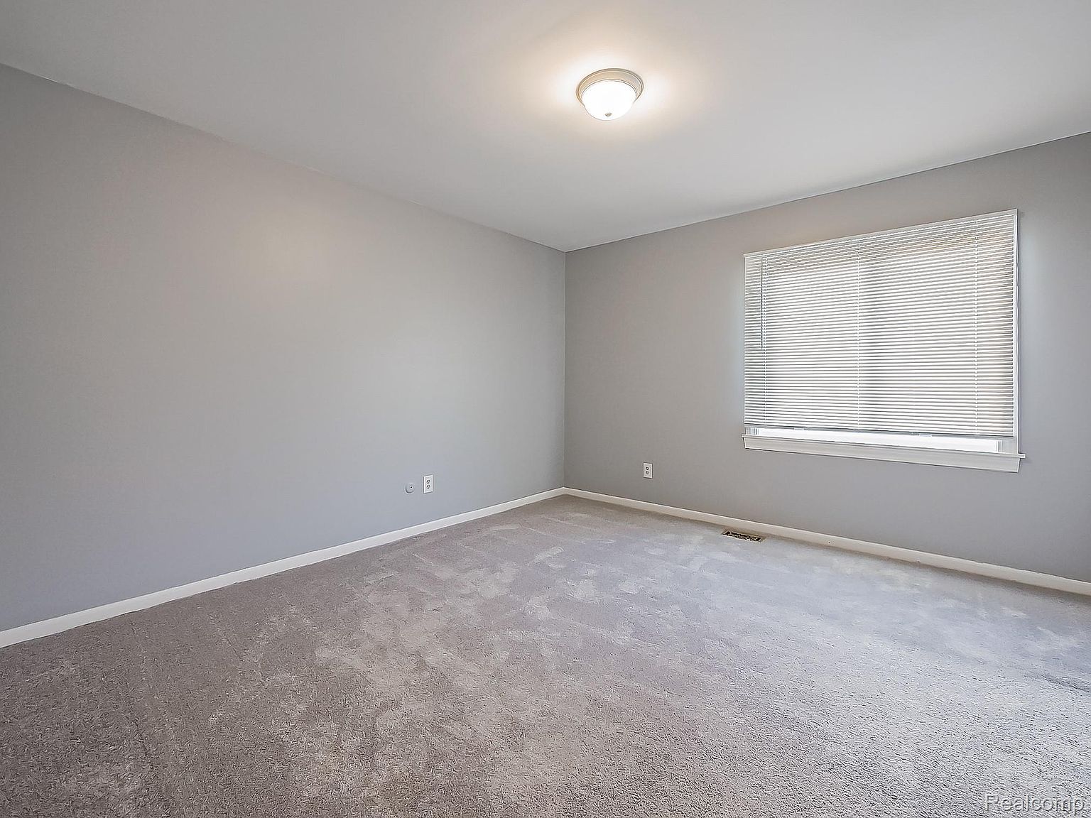 7329 Camelot Dr West Bloomfield, MI 48322  | Single Family