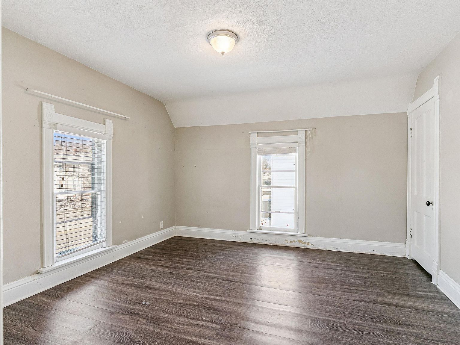 1422 Main St Cedar Falls, IA 50613  | Single Family