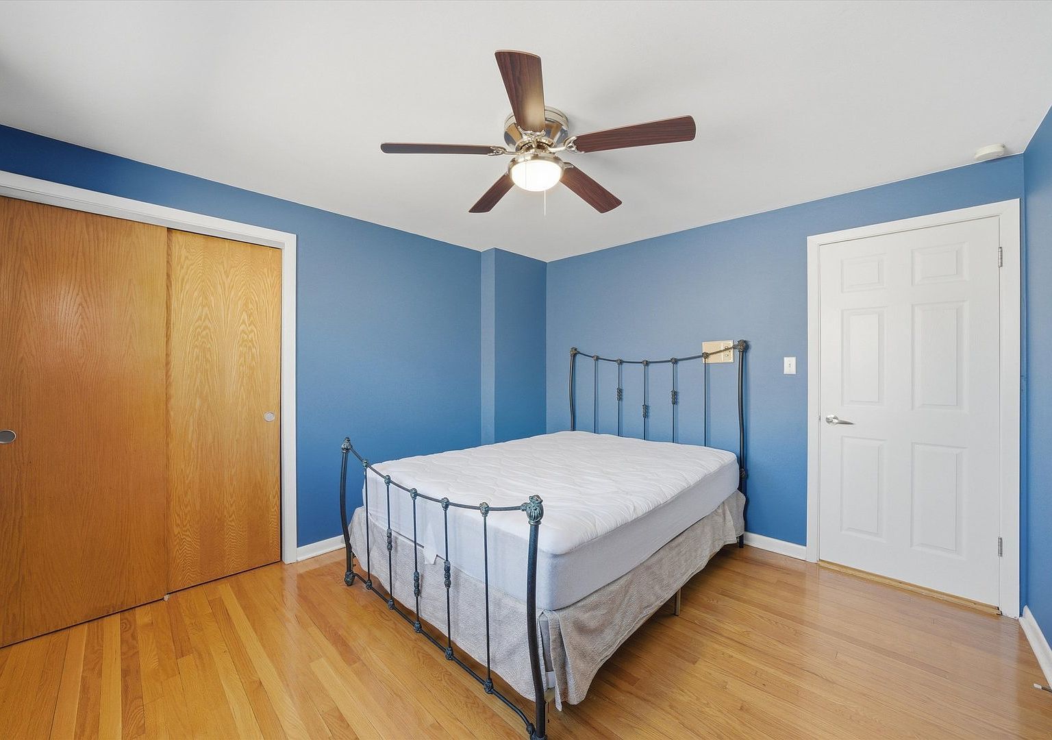 8215 Austin Ave Burbank, IL 60459  | Single Family