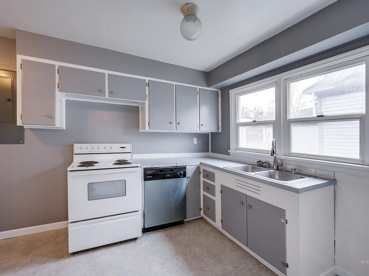 421 E 8th St Moscow, ID 83843  | Single Family