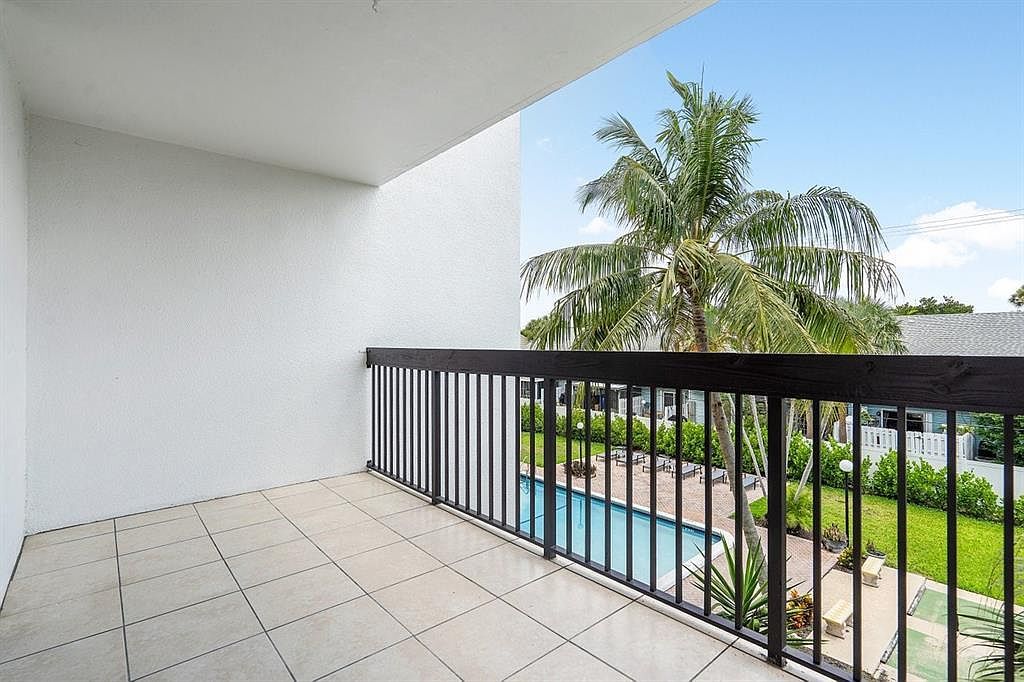 2707 NE 14th Street Cswy APT 305 Pompano Beach, FL 33062  | Condominium