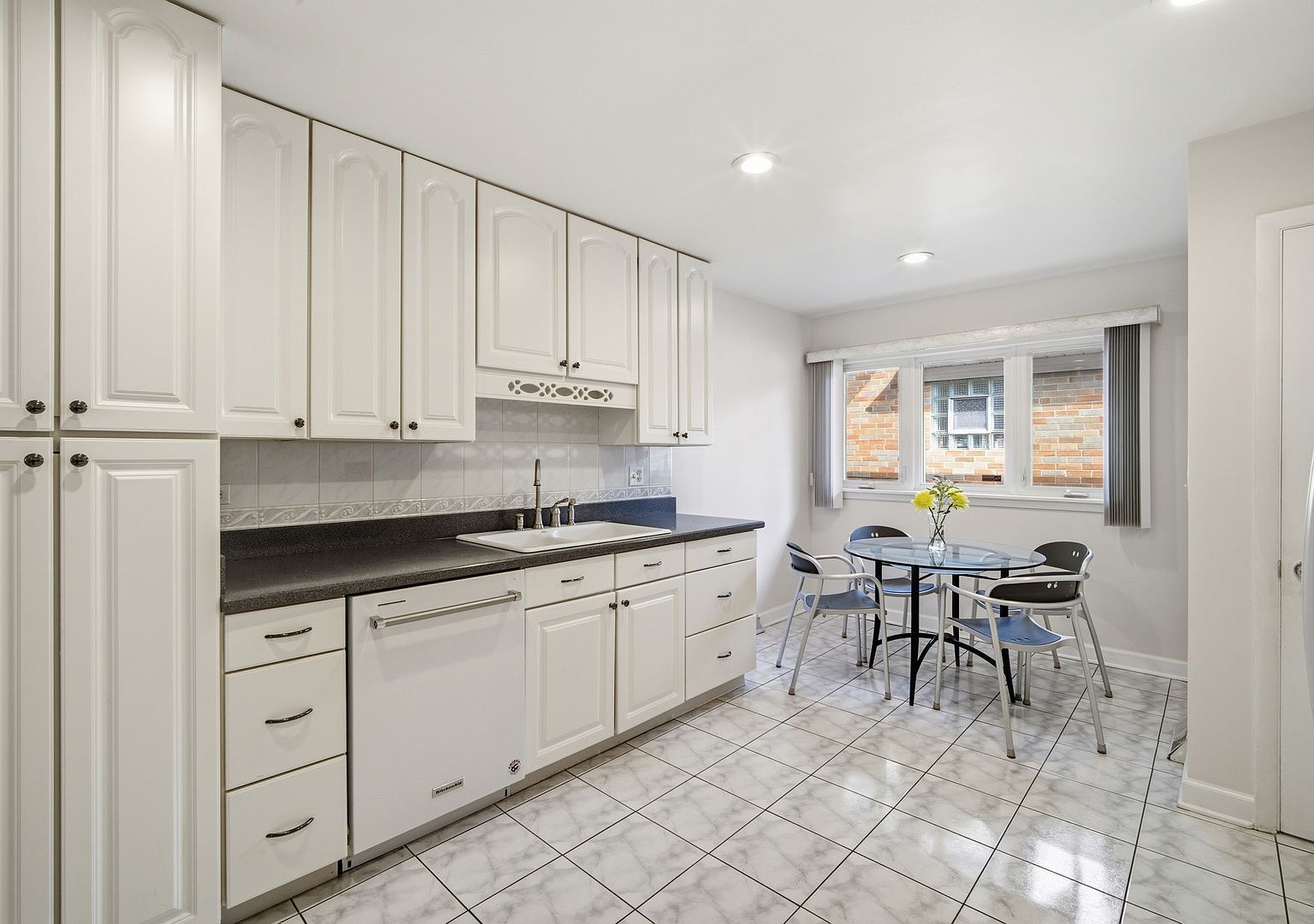 6228 N Forest Glen Ave Chicago, IL 60646 | Single Family