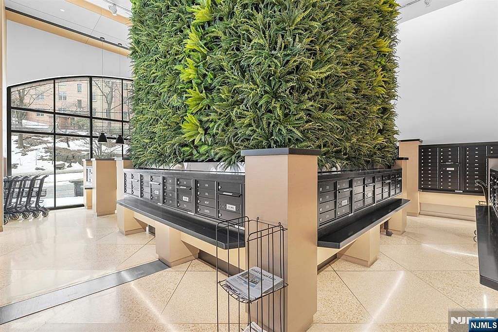 250 Gorge Rd APT 8J Cliffside Park, NJ 07010  | Condominium