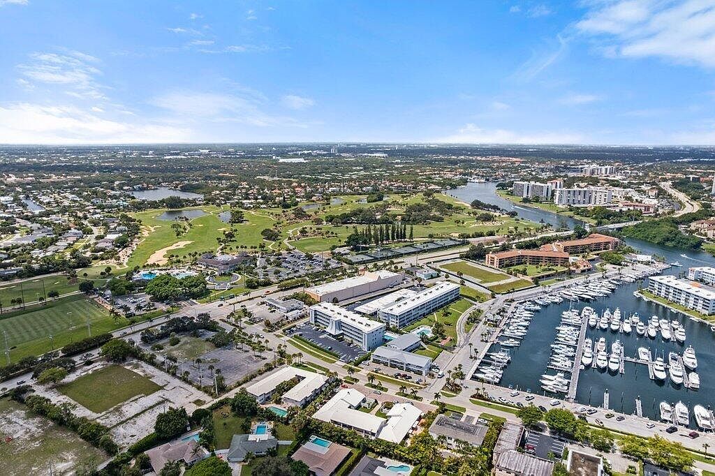 155 Yacht Club Dr APT 308 North Palm Beach, FL 33408 | Condominium