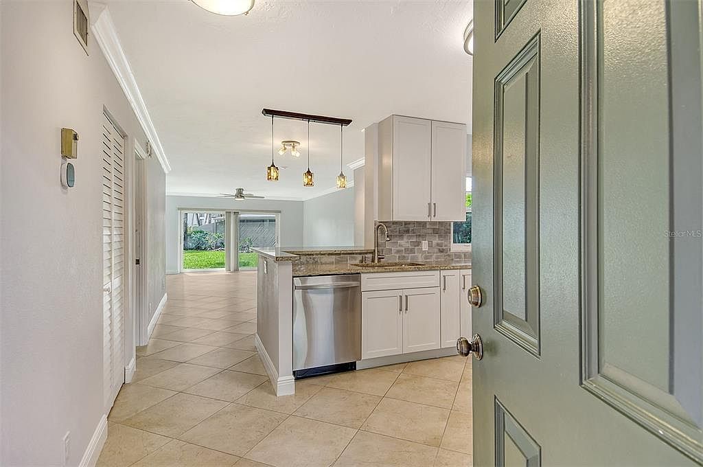 5260 Gulf Of Mexico Dr UNIT 401 Longboat Key, FL 34228  | Condominium