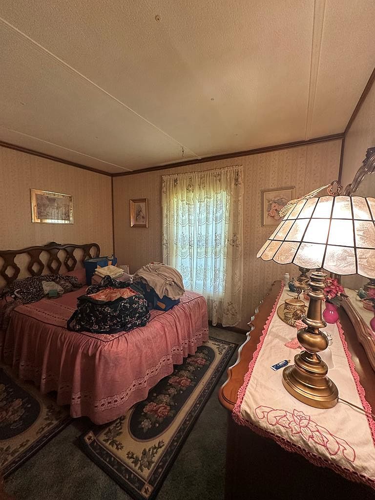 124 Cameron St Crab Orchard, WV 25827 | Single Family